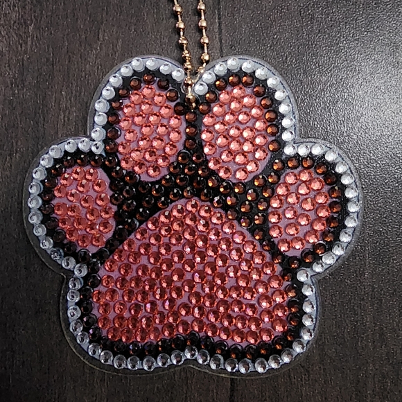 Sparkling Paw Print Keychain - Picture 2 of 3